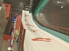 -极限PLAY运动娱乐新世界·团建派对表演休闲馆·室内高空游乐园