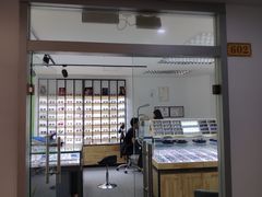 -LOGO眼镜·蔡司品牌折扣店(龙华清湖店)