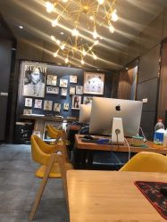 -onlygirl摄影美学馆高端定制(江滩店)