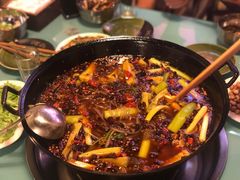 -鸿顺老铁锅美蛙鱼府(解放碑店)