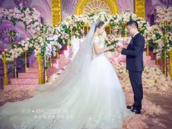 -洋洋婚纱品牌集合店