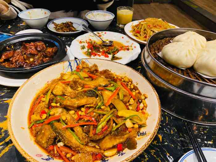 小浔庐餐厅(烟水亭店"这家店前段时间我在九江,经过这家店门口肚.