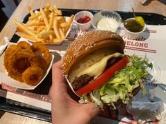 -The Habit Burger Grill 哈比特汉堡(复兴soho店)
