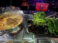 -马路牙子烧烤音乐酒馆(望京店)
