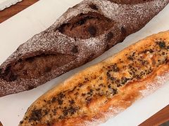 秋月梨黑巧紫檀棍-佐敦面包铺·JORDAN BAKERY