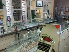 -罗创丹阳眼镜(童卫路店)