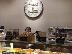 面包甜点陈列柜-WHEAT&BAKER-麥(凯德来福士店)