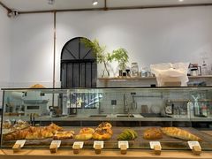 面包甜点陈列柜-怪 kafe.