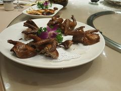 脆皮乳鸽-席家花园(巨鹿花园店)