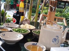-茅草房·河畔园林火锅