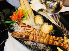 -鲜入围煮花胶鸡海鲜火锅