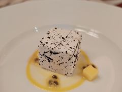 百香果海盐慕斯-ZHAO赵·牛扒坊(万象城店)