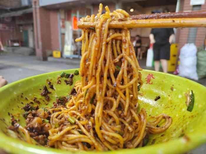 李板凳面(朝千路店)-"这家店是还没来重庆之前就收藏好了的,刚.