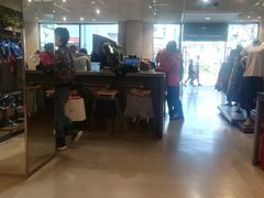 -UNDER ARMOUR(八达岭奥莱店)