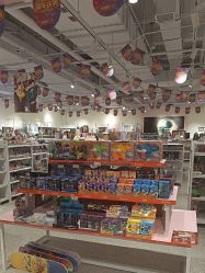 -嗨本可潮玩仓(大兴大悦春风里店)