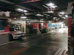 -苏宁广场-停车场