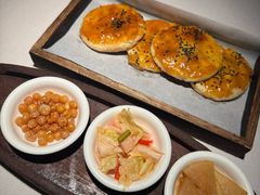 现烤重瓣玫瑰饼-云腾食府·云南菜