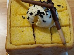 面包诱惑-大话小腰(鸟巢店)