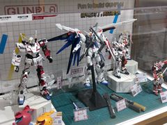 -泡泡玛特POPMART(蓝色港湾店)