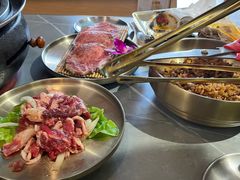 -围炉肉舍•炭烤活鳗•丹东海鲜烤肉(步行街店)