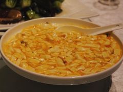 蟹黄豆腐-东方明珠老上海8号餐厅(东方明珠广播电视塔店)