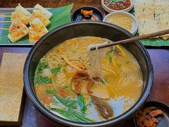 -银米·云南传统过桥米线(双廊黑金冠店)