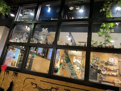 面包甜点陈列柜-炒码先生·韩餐炸鸡披萨(西塔店)