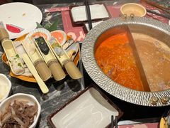 -牛YO寿喜烧·铁板烧和牛火锅自助(市府恒隆店)