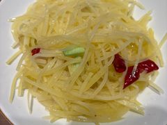 酸辣土豆丝-胡子大厨·超级小炒肉(浦东漫乐城店)