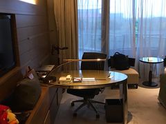 -上海滴水湖皇冠假日酒店