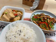 -老乡鸡(上海白玉兰广场店)