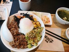 铺天盖地牛油果牛丼-熊吞·大碗丼烧肉饭(西市场嘉华店)