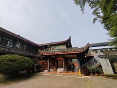 -峨眉山报国寺