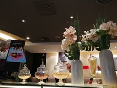 店内布置-必胜客(百联又一城店)