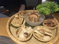 -菌彩云南野生菌火锅(万达广场店)