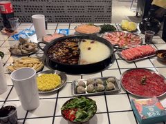 -鹿鸣山草本茶香火锅(园西路店)