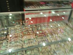 -朱师傅眼镜·蔡司·依视路·尼康(市先进店)