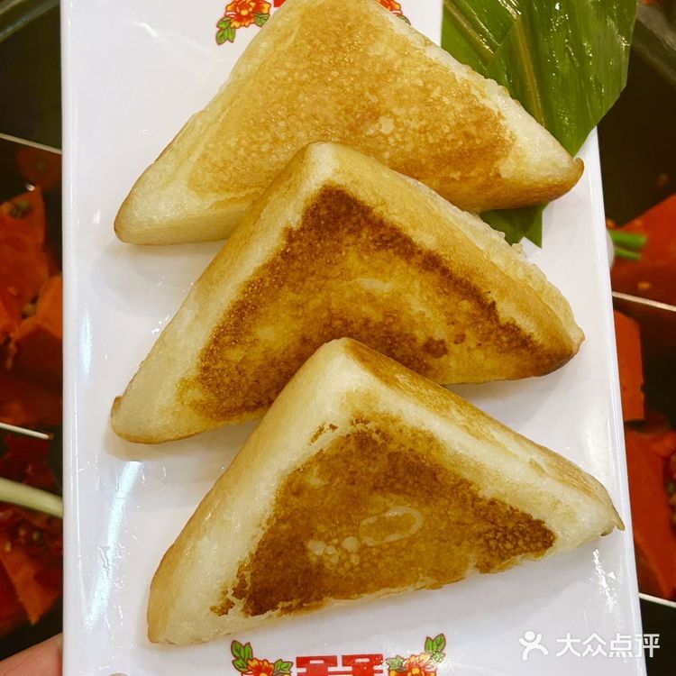 这才是杭州火锅该有的样子‼️把春天吃进嘴巴里......