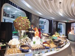 自助取餐区-亚洲国际大酒店·云顶阁旋转自助餐厅