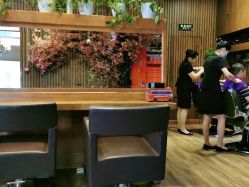 -红人馆造型世爵国际