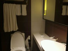 -路客HOTELS酒店(广州东站林和西地铁站店)