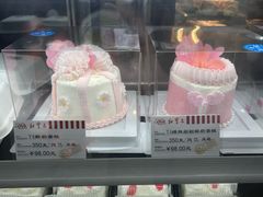 -红宝石·鲜奶小方·海派西点房(南丹店)
