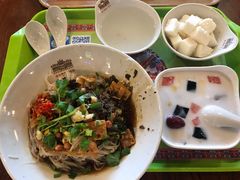 -海口骑楼小吃街