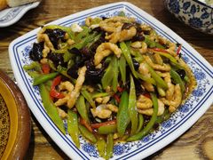 -乡土特色.冷锅鱼.牦牛肉汤锅