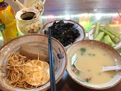 -金杨拉面王小吃面馆·牛三宝面·红烧牛肉粉