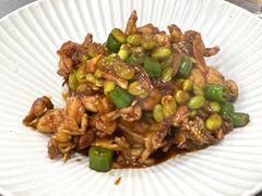 田鸡烧毛豆-沪依小酒馆心意菜