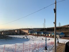 -秦皇古道滑雪场