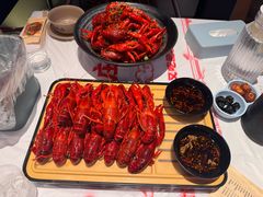 -肥肥虾庄·金牌油焖大虾(汉街SKP店)