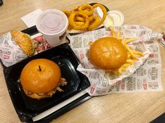 -The Habit Burger Grill 哈比特汉堡(爱琴海店)