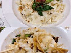 老板爱做油泼面-芮芮家私房面馆(碧桂园银河城商业广场店)